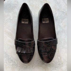Fitflop Leather Moccasin Style Penny Loafers with fringe detail snakeskin look 8